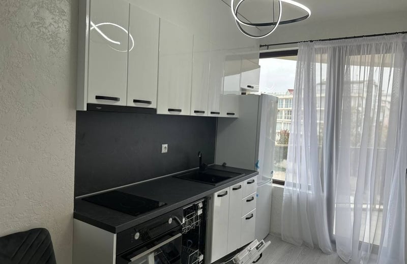 Miete einer geräumigen 3-Zimmer-Wohnung im Stadtteil Alen Mak, Varna, Bulgarien